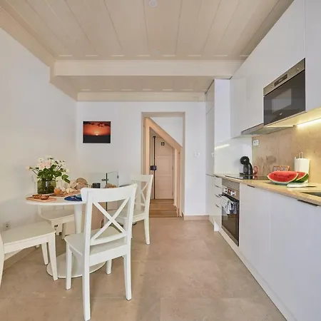 Charming Duplex With Terrace In *