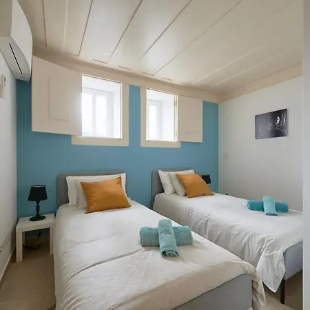 Charming Duplex With Terrace In