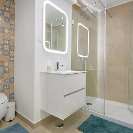 Charming Duplex With Terrace In Apartamento *