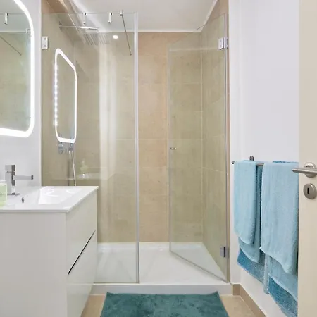 Charming Duplex With Terrace In