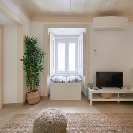 Charming Duplex With Terrace In