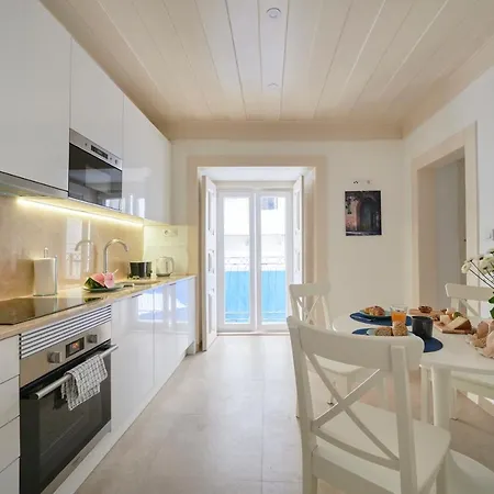 Apartamento Charming Duplex With Terrace In Lisboa