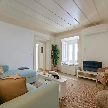 Apartamento Charming Duplex With Terrace In Lisboa